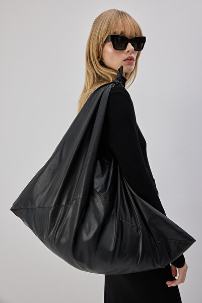 Touché Privé Leather Bag