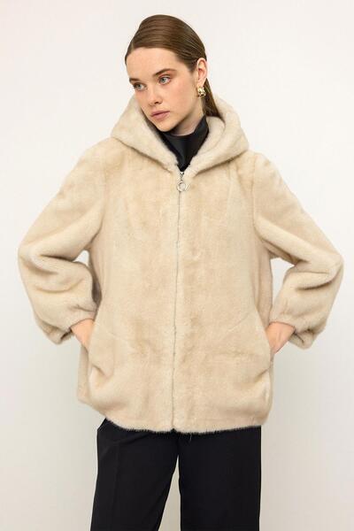 Olcay Exklusive Jacke mit Kapuze und Reißverschluss in Pelzoptik, BEIGE 1009