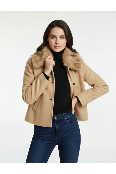 Koton Κοντό παλτό από ψεύτικη γούνα με μακρυμάνικο κολάρο με τσέπες