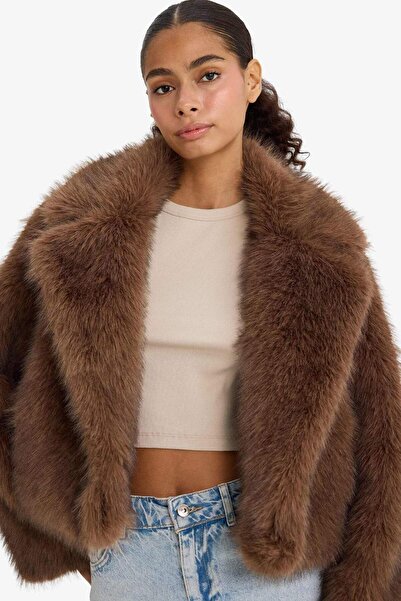 DeFacto Κοντή ψεύτικη γούνα με κουμπιά κανονικής εφαρμογής F2921AX25WN