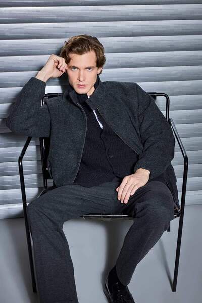 DeFacto Regular Fit-Mantel mit Stehkragen, Taschen und Reißverschluss, gefüttert, F0683AX25WN