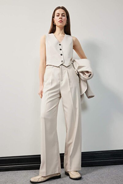 DeFacto Κλασικό γιλέκο με κουμπιά με λαιμόκοψη σε σχήμα V C2026AX25SP