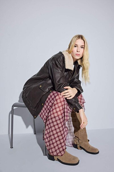 DeFacto Αποσπώμενος γιακάς από ψεύτικη γούνα Dad Fit Polo Collar Taffeta Faux Leather Coats E8540AX25AU