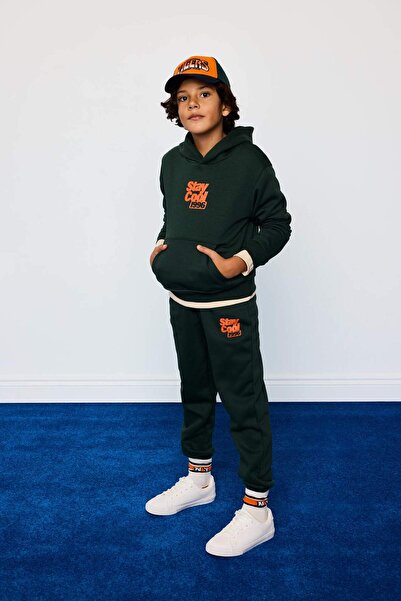 DeFacto Boy's Hooded Printed Sweatshirt with Soft Furry Inside E9596A825Au
