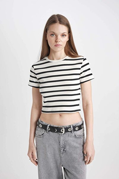 DeFacto Cool Fitted pruhované tričko s krátkým rukávem A7646AX23SM