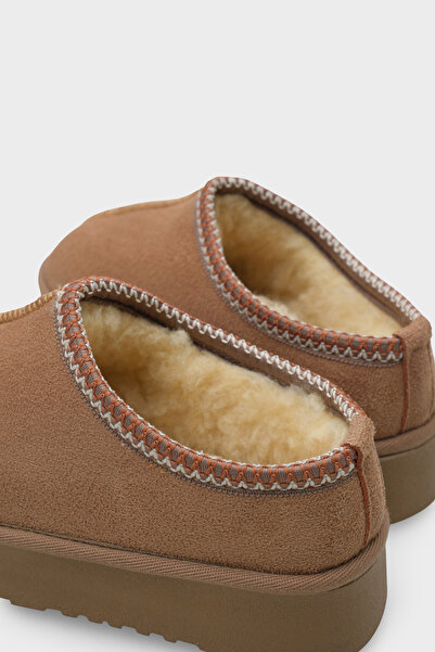 Capone Outfitters Γυναικείες κλειστές παντόφλες με χοντρή σόλα με στρογγυλή γούνα