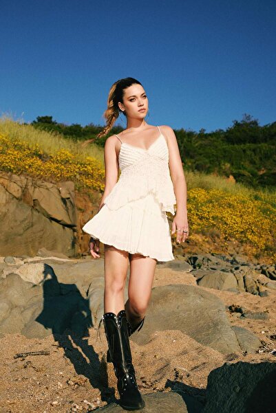 DeFacto Afra x A Kesim Normal Bel Pileli Pamuk Astarlı Dokulu Mini Etek E6716AX25SM