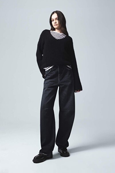 DeFacto Regular Fit V Neck Basic Plain Seamless Knitwear Sweater E9170Ax25Sp