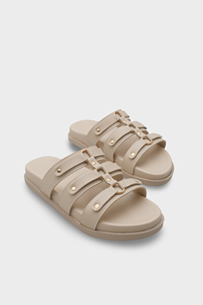 Capone Outfitters Ursula Flat Heel Women's Slippers with Metal Accessories