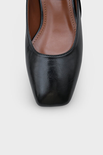 Capone Outfitters Darell Short Heeled Blunt Toe Strappy Mary Jane Women's Shoes