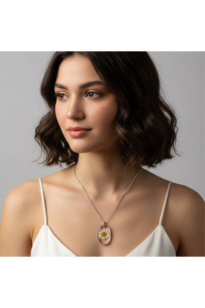 Elzem Özel Epoksi kurutulmuş beyaz papatya oval kolye