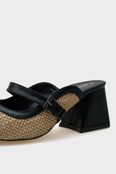 Capone Outfitters Dámské pantofle Nena z pravé kůže se špičatou špičkou ze slámy s uzavřenou špičkou