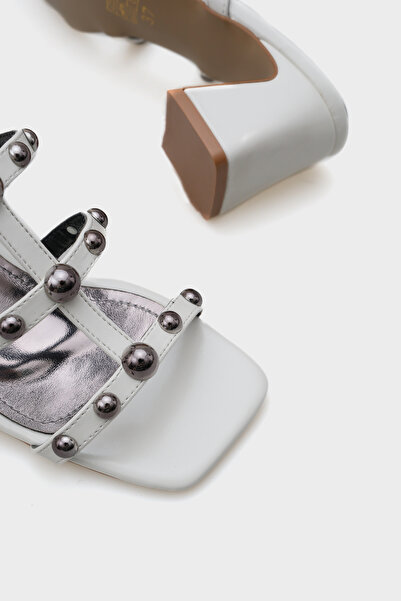 Capone Outfitters Papuci de damă Nela cu toc mediu și accesorii metalice cu bretele