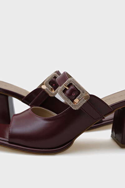 Capone Outfitters Monika Blunt Toe Średni Obcas Stoned Buckled Damskie Kapcie