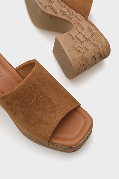 Capone Outfitters Dámské pantofle Maria Platform Single Strap Suede