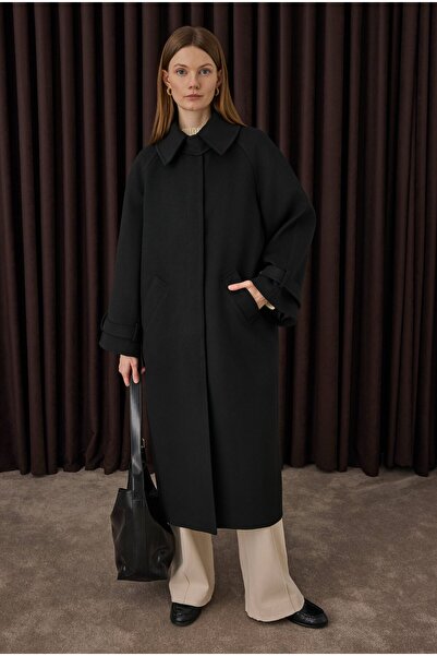 HEQA Παλτό με λεπτομέρεια γιακά σε μαύρο χρώμα