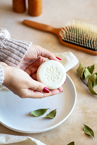 DEFNEDENDERMOKOZMETİK Anti-Dandruff Repairing Nourishing Solid Shampoo for Dry and Damaged Hair