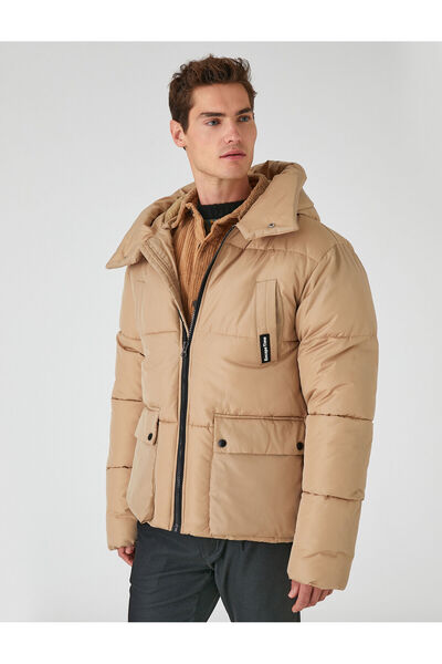 Koton Γιακάς με κουκούλα σε μεγάλο μέγεθος