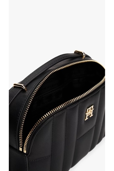 Tommy Hilfiger NŐI VÁLTÓTÁSKA AW0AW17453-BDS