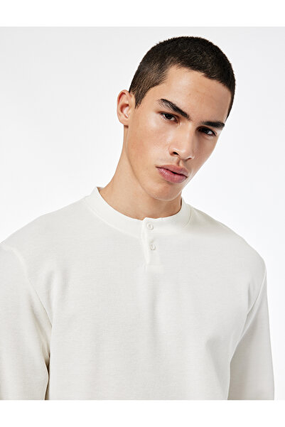 Koton Μακρυμάνικο μπλουζάκι με κουμπιά και γιακά δικαστή σε κανονική εφαρμογή