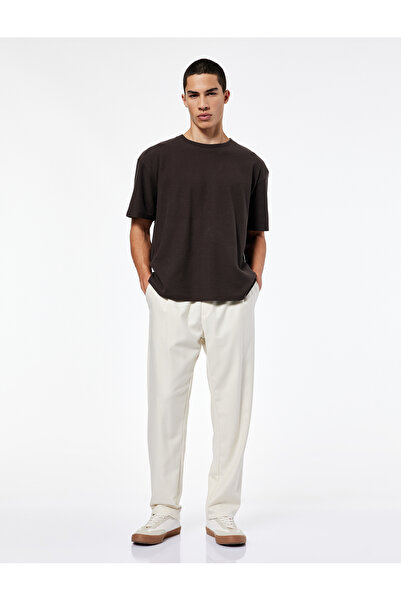 Koton Βασικό μπλουζάκι με κοντό μανίκι με υφή βαμβακερής υφής με λαιμόκοψη