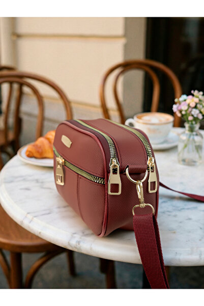 Rosmod Жіноча сумка з трьома відділеннями, бордовою блискавкою, ручками та ременем через плече