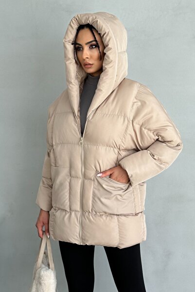 moda armanc Kadın Kapüşonlu Oversize Bej Şişme Mont – Puffer Yarasa Kol Kışlık Kaban