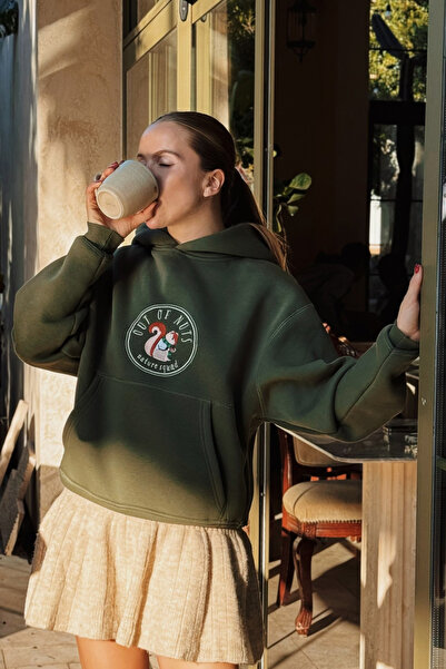 Le'sluette shadow of style Women's Out of Nuts (Squirrel) Embroidered Relaxed Karyoka Stitched Hooded Sweatshirt Khaki