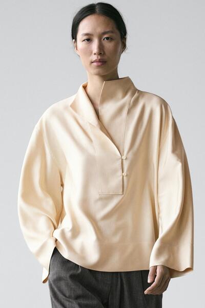 Massimo Dutti Önlük detaylı dökümlü bluz