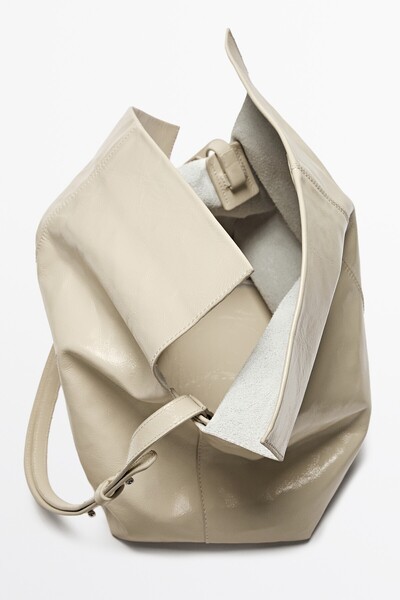 Massimo Dutti Çatlak görünümlü napa deri kapaklı çanta