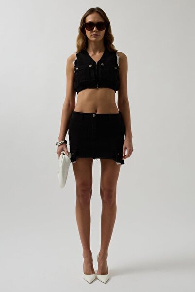 Kanonik Education    V-Neck Buttoned Crop Vest