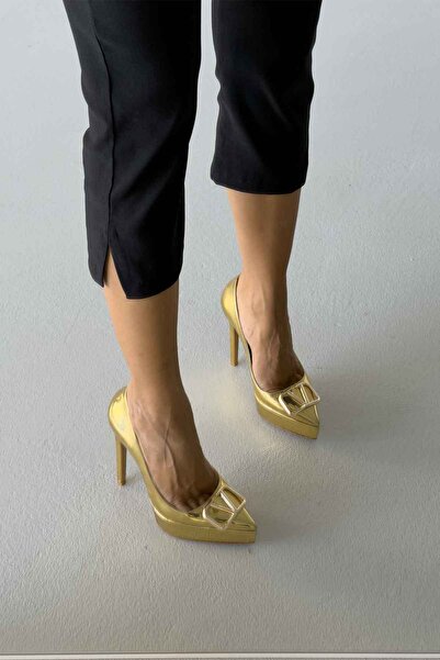 AYAKKABI PRENSİ Gunhild Buckle Detailed Gold