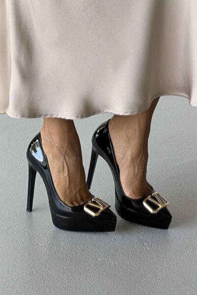 AYAKKABI PRENSİ Gunhild Buckle Detailed Black Patent Leather