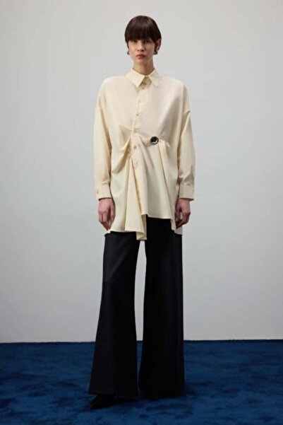 Touche Pileli Asimetrik Poplin Gömlek Bej