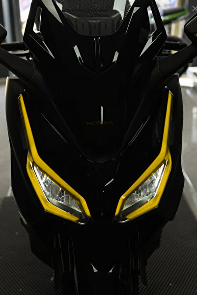 Banxtre ملصق تصميم المصباح الأمامي باللون الأصفر متوافق مع موديلات هوندا فورز...