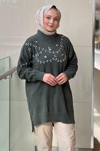 Nuss O-Neck Crystal Stone Embroidered Angora Tunic