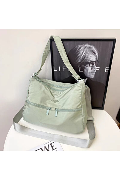 1way A beautiful light green shoulder bag