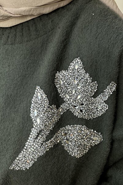 Nuss Zero Neckline Tulip Stone Embroidered Angora Tunic