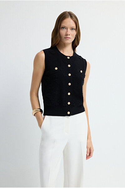 adL Kabartma Desenli Düğmeli Yün Hırka