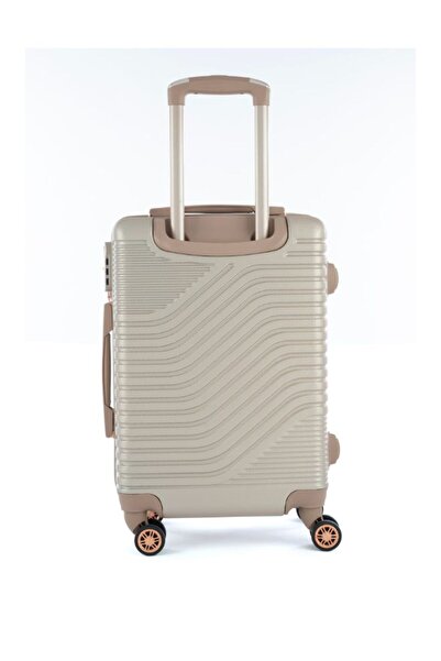 LİMRA A travel bag set consisting of 5 luggage bags in various sizes, made of strong and lightweight polycarbonate material.