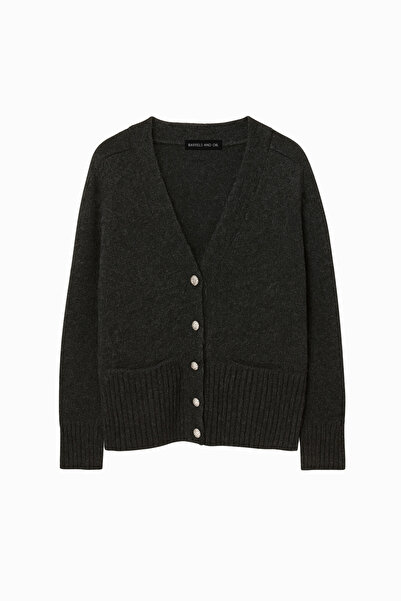 BARRELS AND OIL Women's Double Pocket Buttoned Knit Cardigan - Anthracite