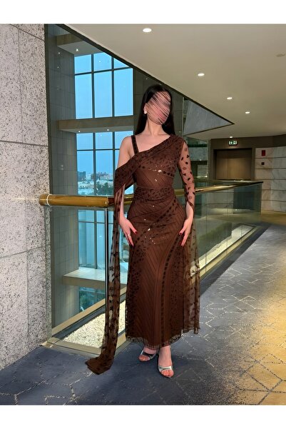 berlanty Luxurious brown evening dress with an elegant design