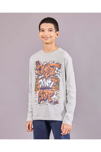 REDTAG تي شيرت رمادي برسومات جرافيتي للفتيات الكبيرات