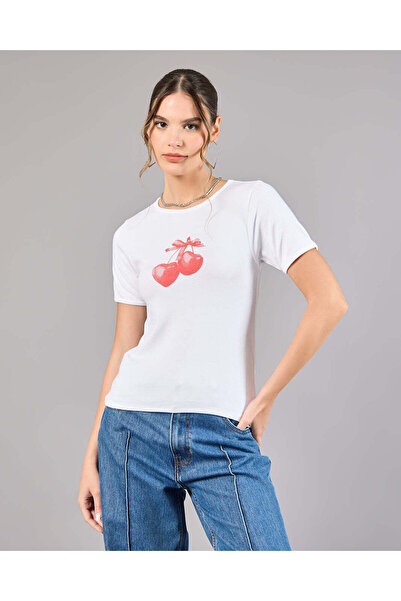 REDTAG تي شيرت نسائي أبيض مطبوع ضلع