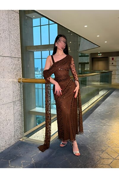 berlanty Luxurious brown evening dress with an elegant design