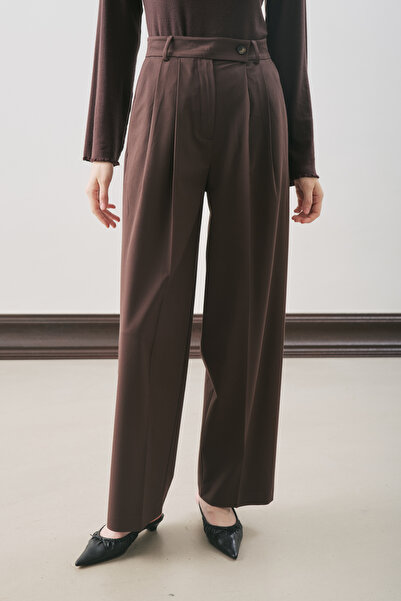 Manuka Classic Pleated Trousers Brown