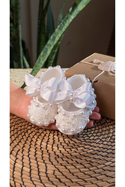 Éloi Beyaz İnci ve Dantel Detaylı Yenidoğan Kız Bebek Patik / Bebek Hediyelik...