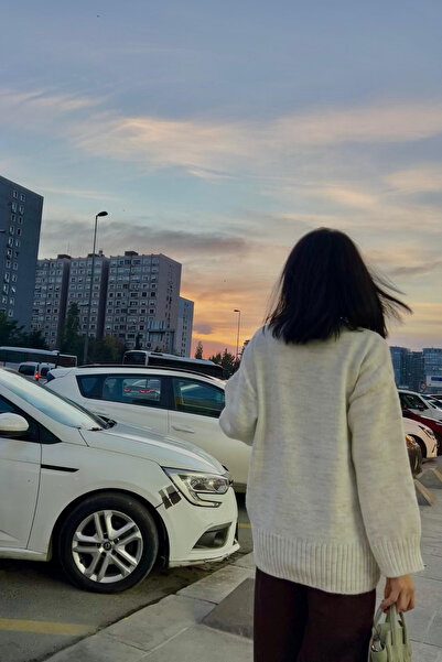 thesunfyre Women's Oversized Crew Neck Knit Sweater