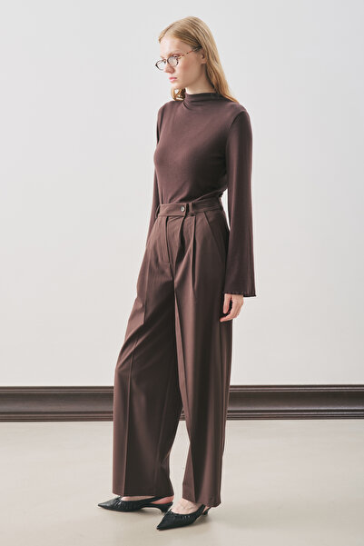 Manuka Classic Pleated Trousers Brown