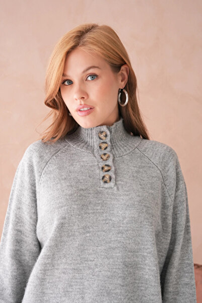 Park Karon سترة تريكو نسائية بتفاصيل ياقة مرتفعة متوسطة الطول أزرار قصة فضفاضة